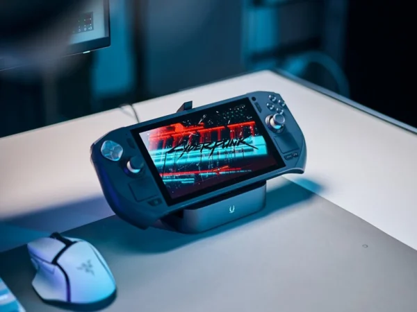⁦ZOTAC GAMING ZONE Handheld Gaming PC | بي سي محمول⁩ - الصورة ⁦2⁩