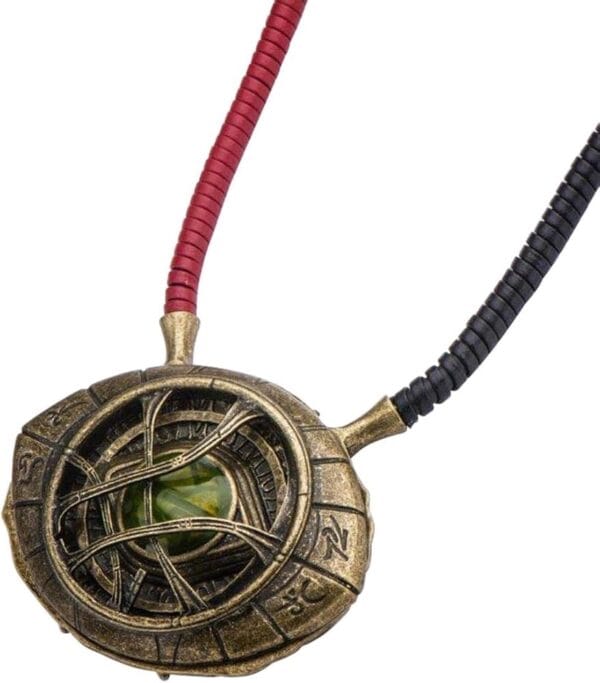 ⁦Marvel’s Doctor Strange Eye of Agamotto Replica Necklace | Officially Licensed Marvel Collectible Prop | Premium Quality Movie Replicas | Superhero Accessory Perfect For Cosplay, Costumes, Halloween (open box)(مستعمل)⁩ - الصورة ⁦7⁩