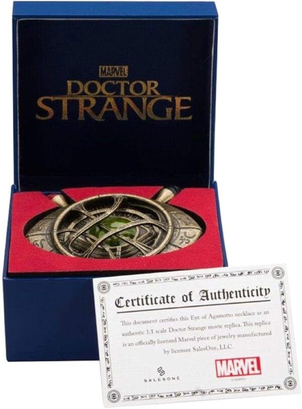⁦Marvel’s Doctor Strange Eye of Agamotto Replica Necklace | Officially Licensed Marvel Collectible Prop | Premium Quality Movie Replicas | Superhero Accessory Perfect For Cosplay, Costumes, Halloween (open box)(مستعمل)⁩ - الصورة ⁦4⁩